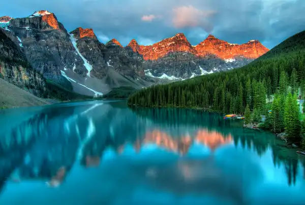 Photo of Lake Louise