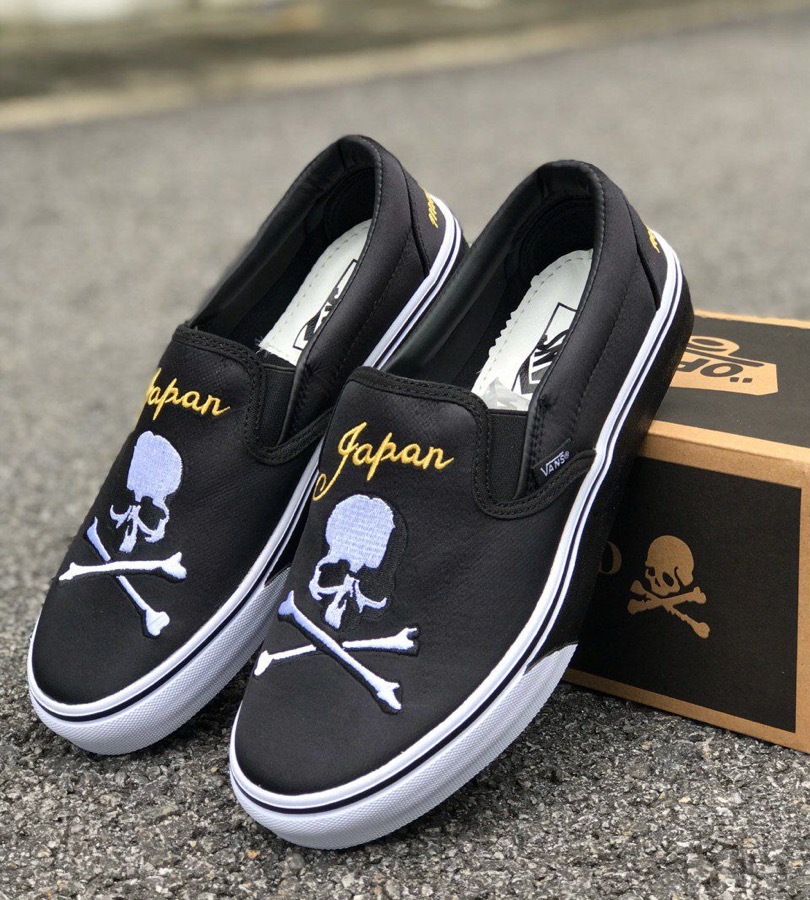 vans mastermind slip on